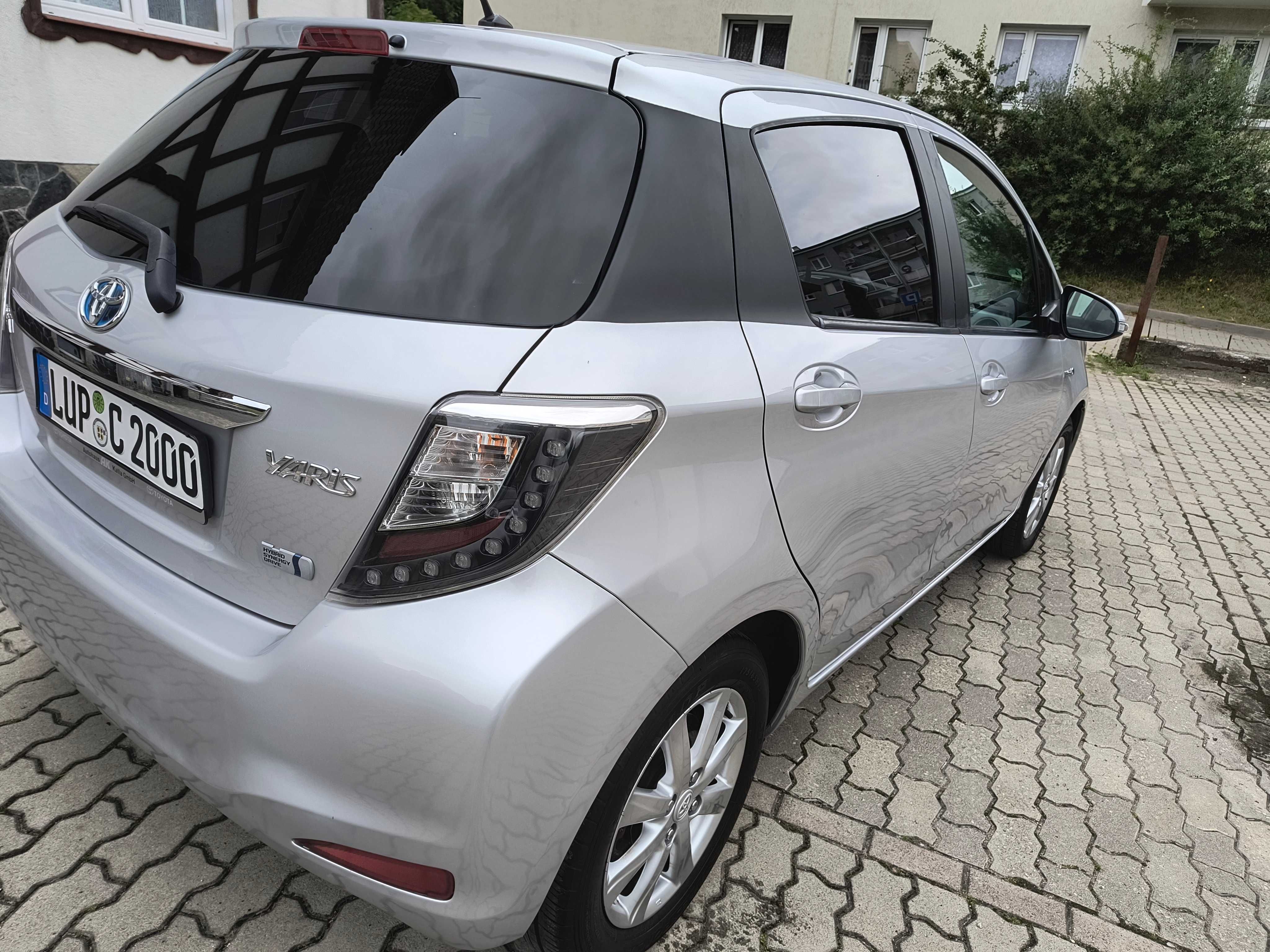 Toyota Yaris 1.5 benzyna Automat Hybryda 2013 r