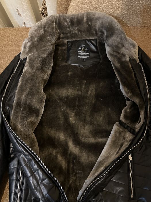 Продам шкіряну куртку на зиму, розмір М) стан 10/10