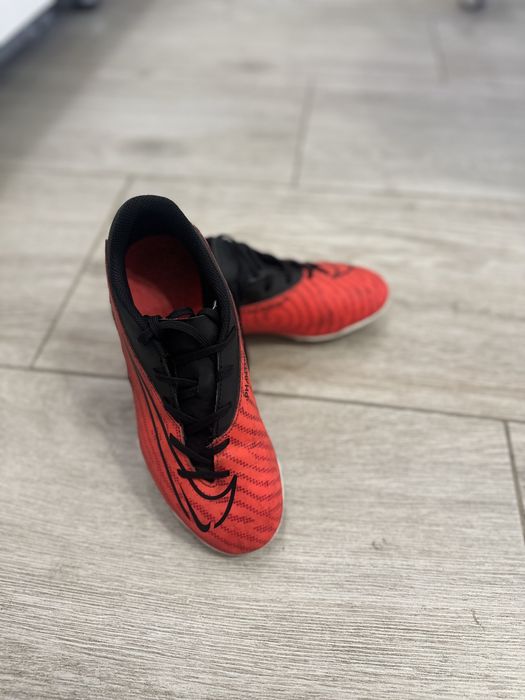 Футбольні бутси Nike Phantom 38р