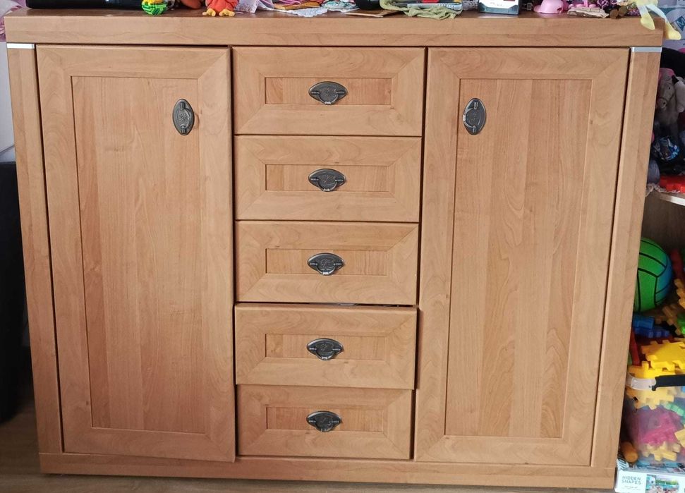 Komplet masywnych mebli