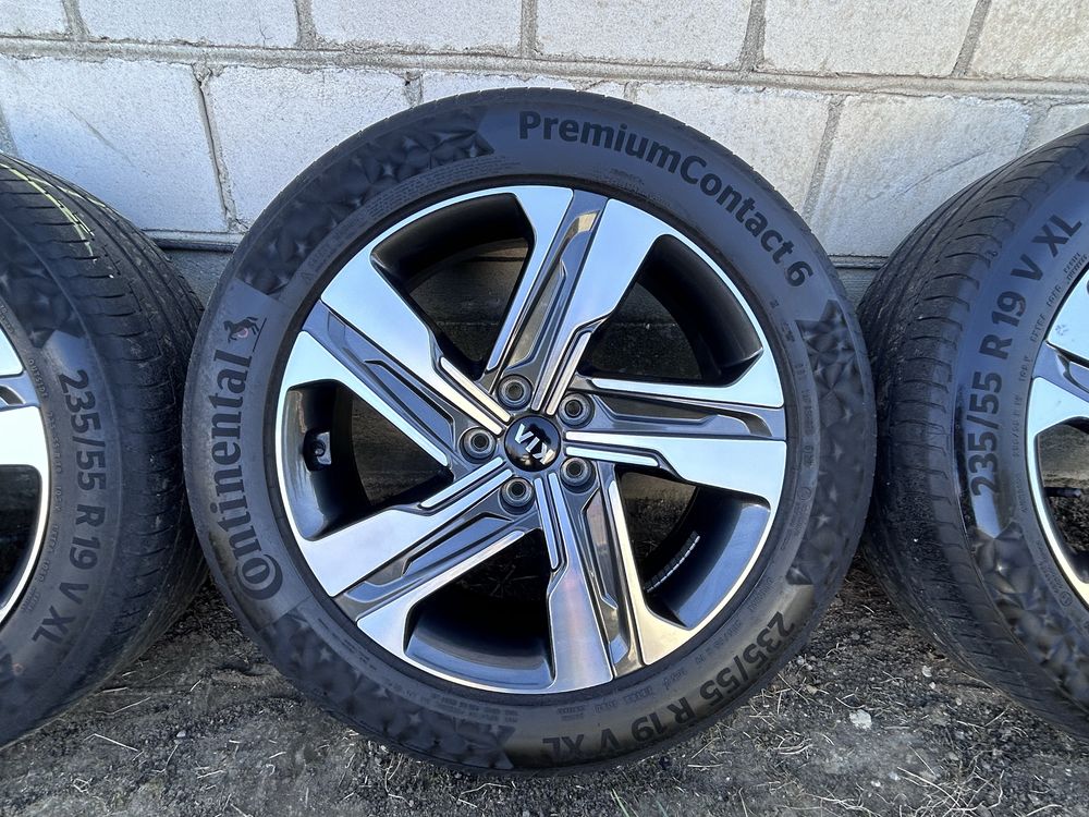 Kia Sorento IV Felgi 19 cali  jak Nowe z Oponami  r