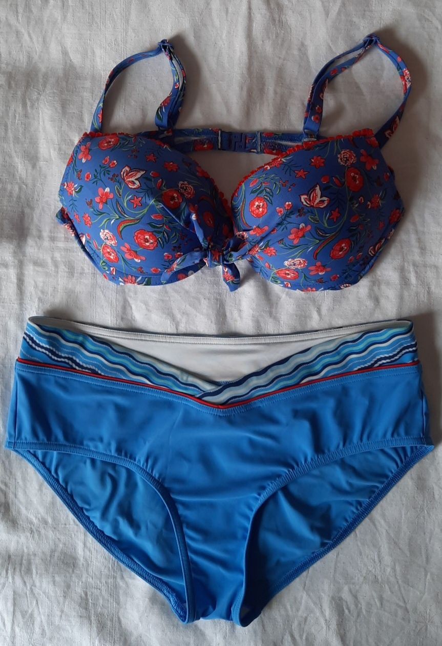 Dół bikini w rozm.  M/L marki Sloggi