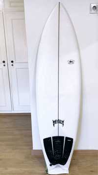 Prancha Surf 5'9 SWORD FISH PU fish tail