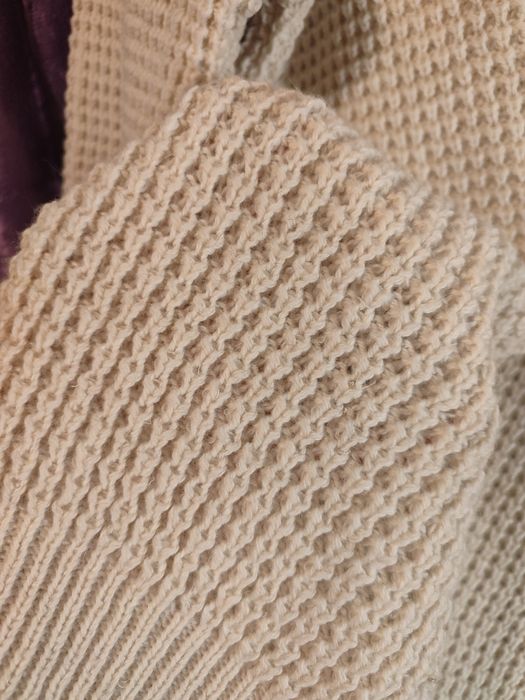 Свитер туника б/у состояние новое , одето пару раз .