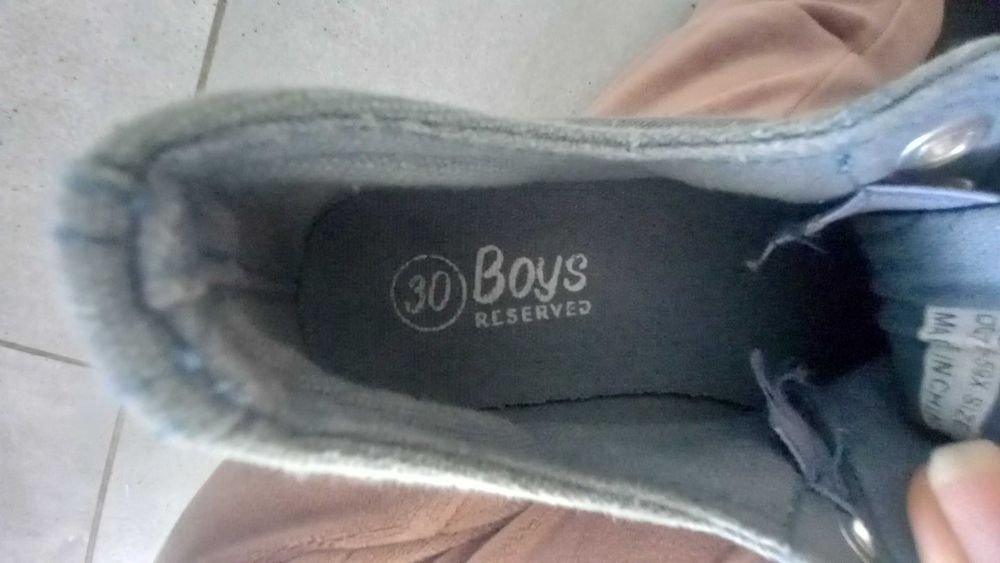 Buty rozmiar 30 polecam