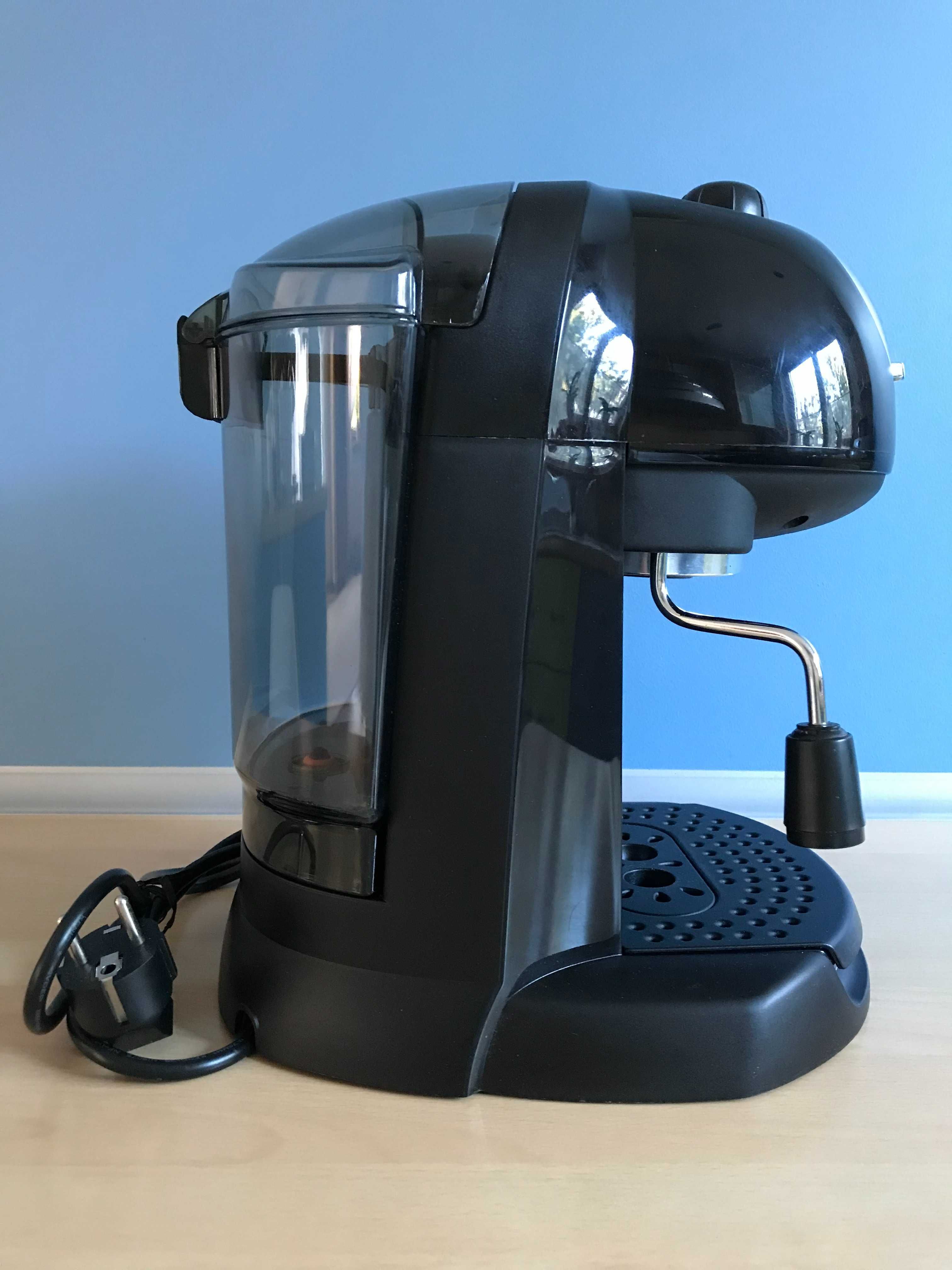 Ekspres ciśnieniowy DeLonghi PMR 2005.CC z funkcją spieniania mleka