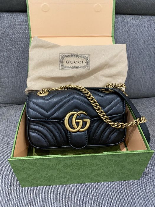 Torebka damska listonoszka Gucci Marmont Mini 22 cm czarna skóra