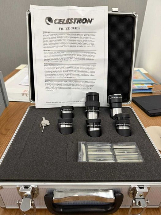 Kit original Celestron de oculares e filtros