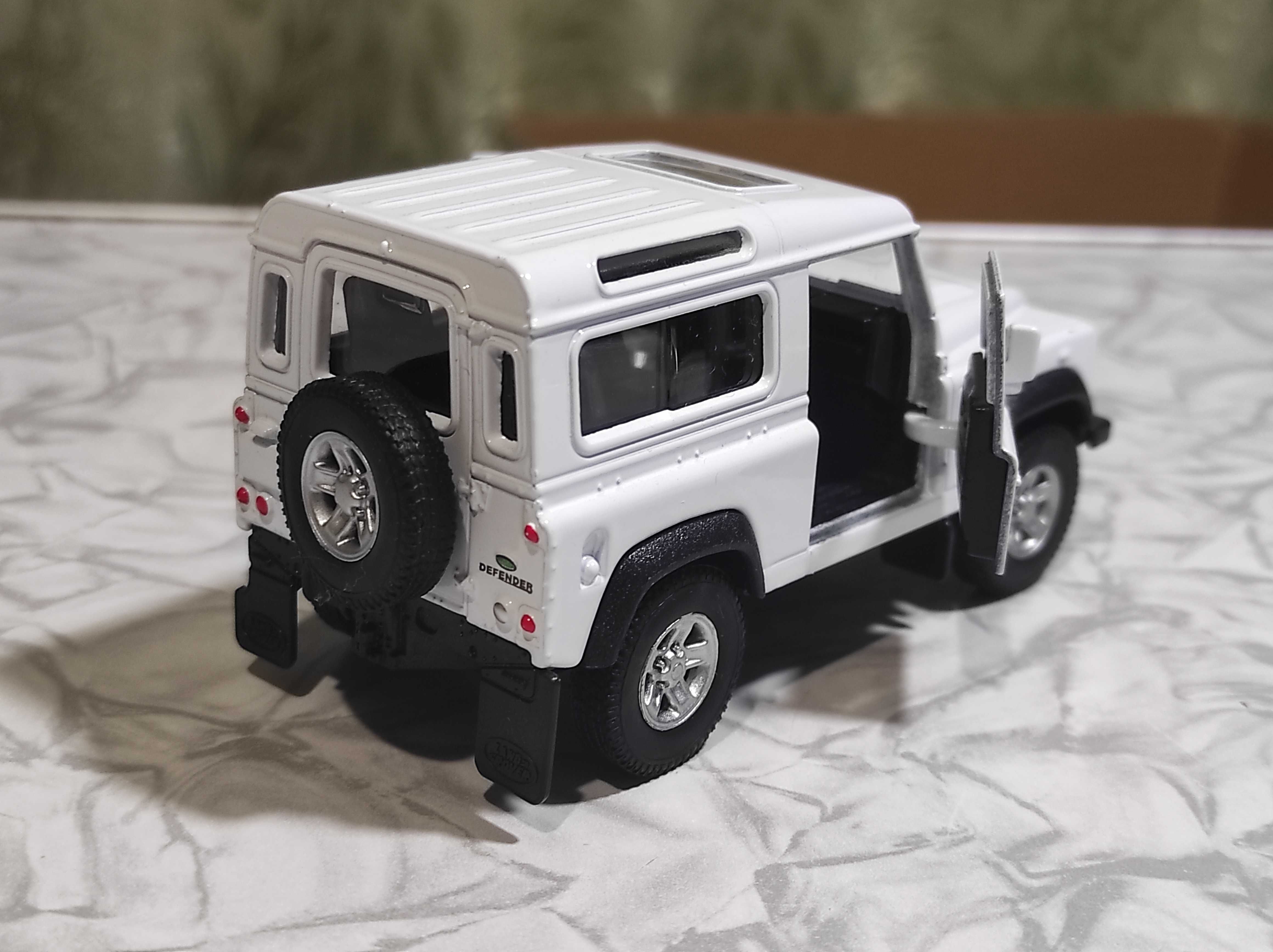 Land Rover Defender I Welly 1/36 Нова колекційна модель