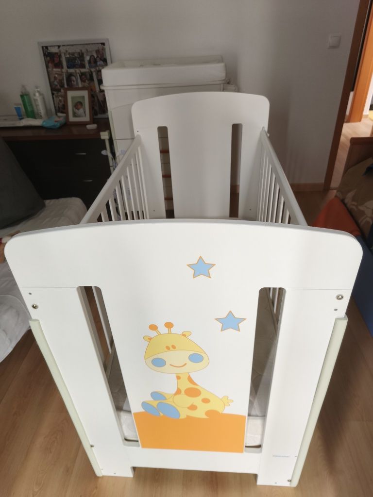 Cama de grades / berço MICUNA