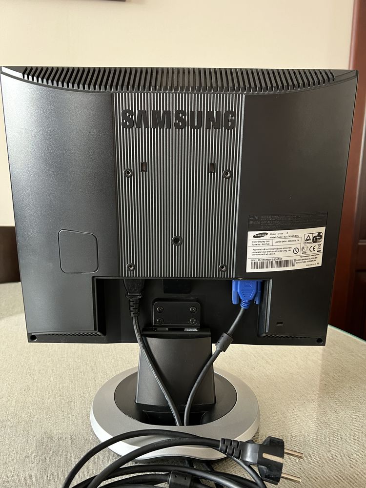 Монітор 17 дюймів Samsung SyncMaster 710N