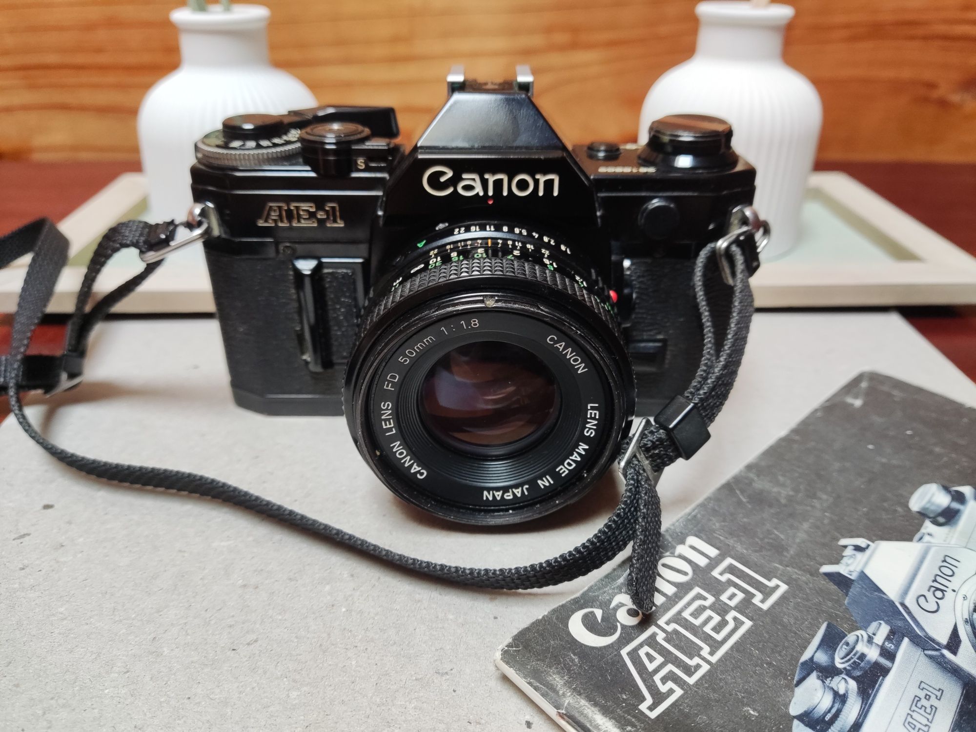 Canon Ae1 preta analógica com lente FD 50mm