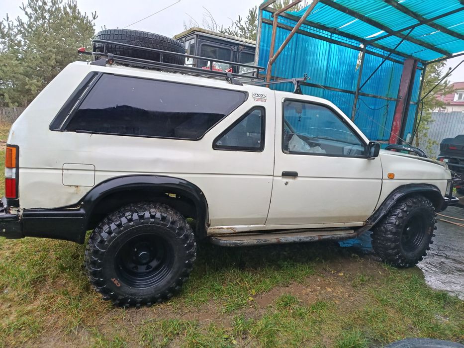 Nissan tirano 1 1988