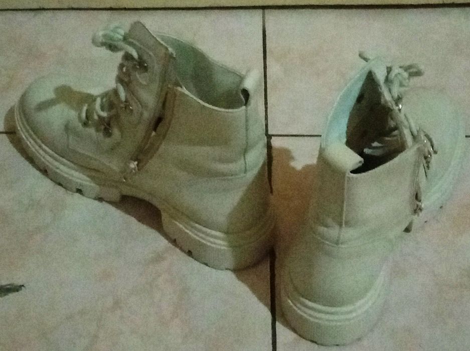 Botas beje, senhora n°37