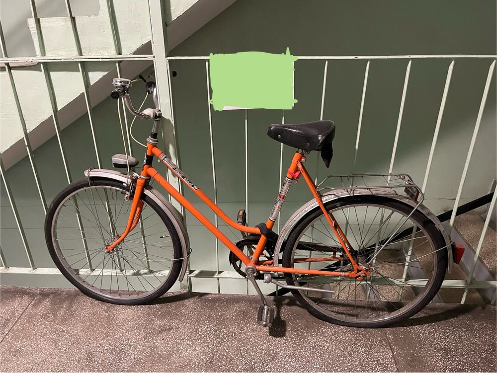 pomarańczowy rower vintage