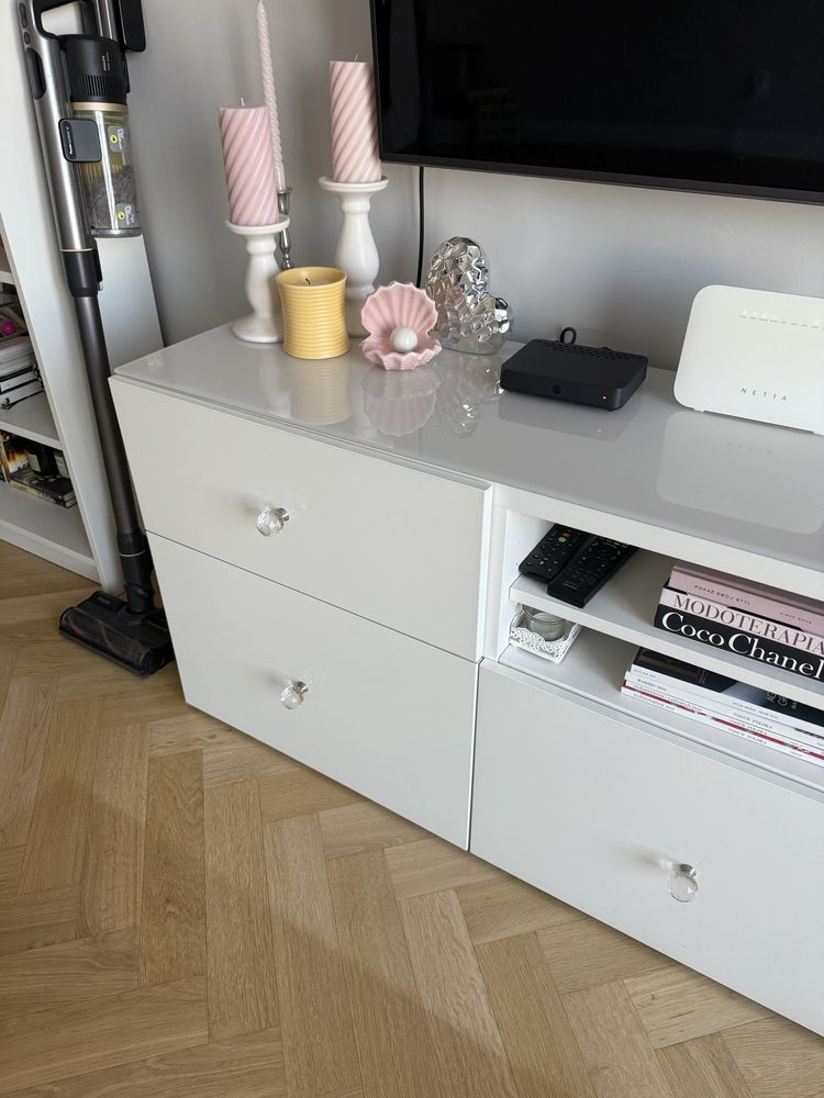 Szafka RTV IKEA BESTA – biała, nowoczesna, pojemna