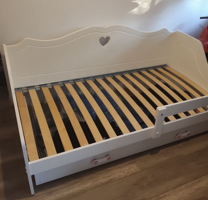 Łóżko dziecięce białe