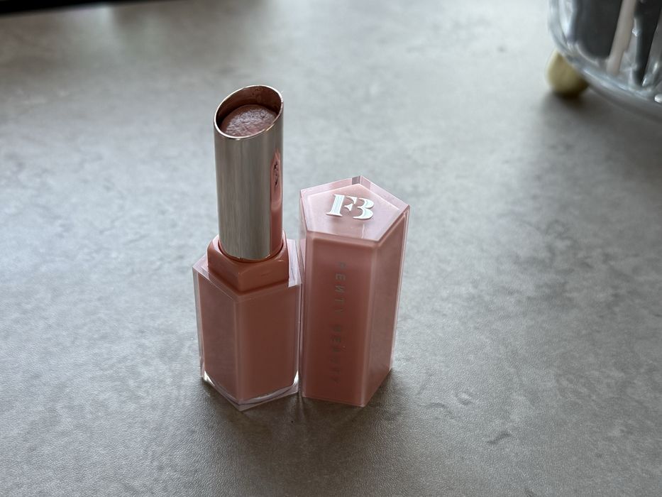 Pomadka Fenty Beauty Blazd Donut
