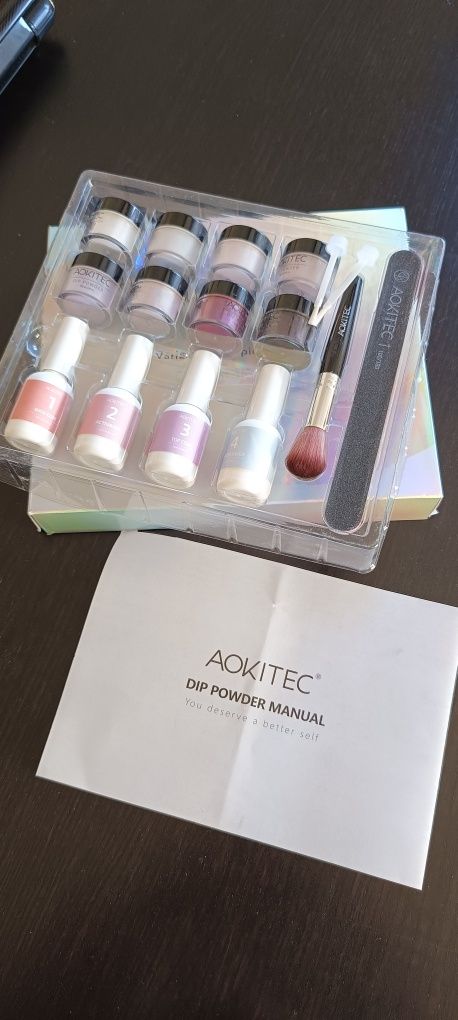 Kit de pintura de unhas com verniz em pó.