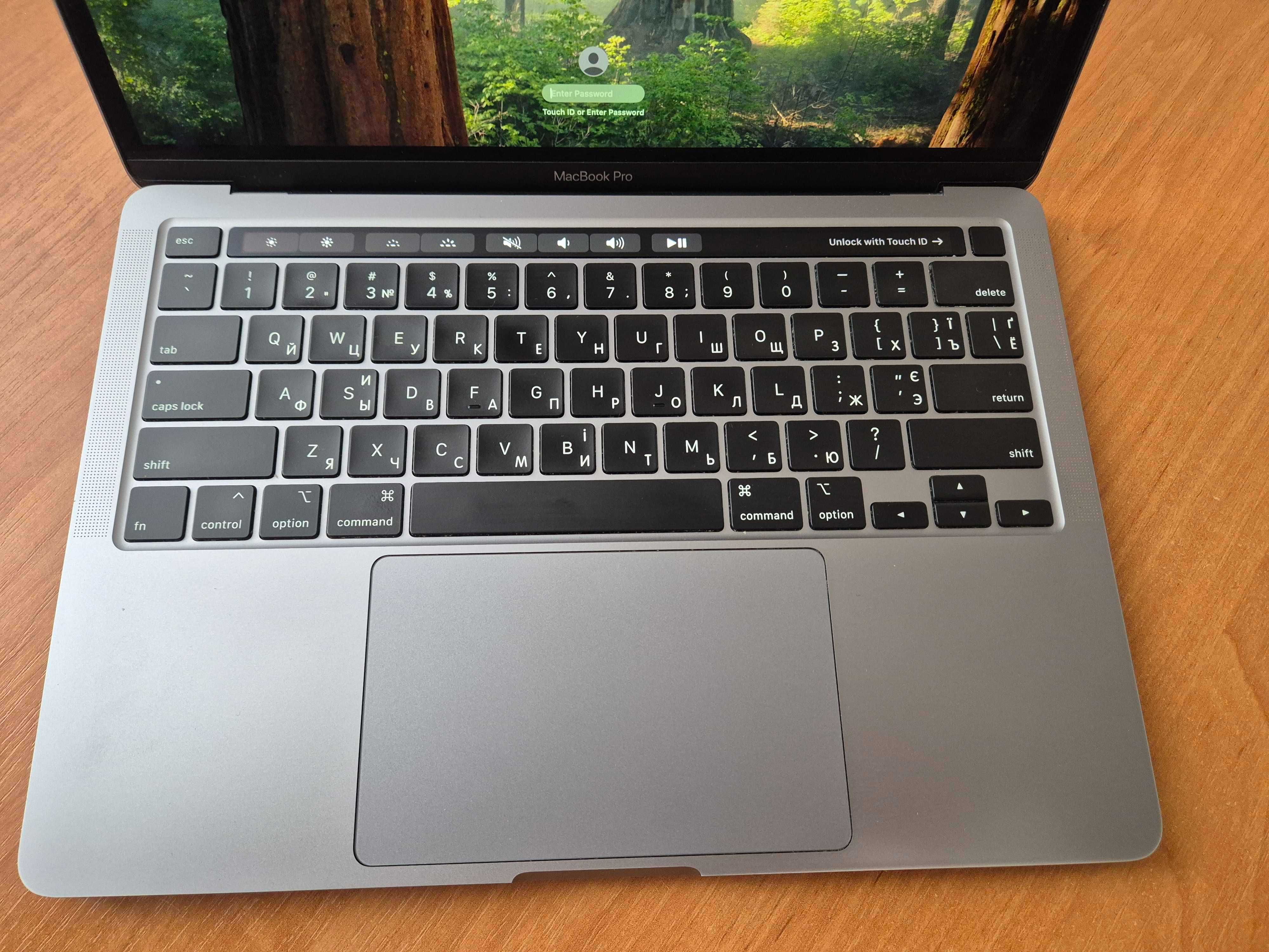 MacBook Pro 2020 13" i5 2GHz 512 GB SSD + 16 GB RAM