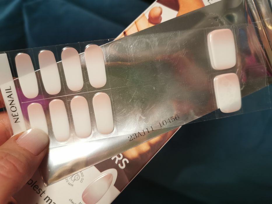 Naklejki na paznokcie jak hybryda neonail