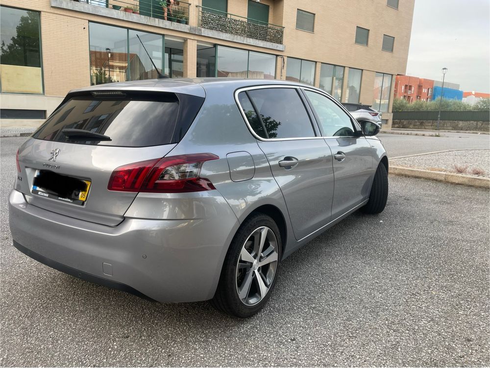 Peugeot 308 - Allure - 1.2 130Cv