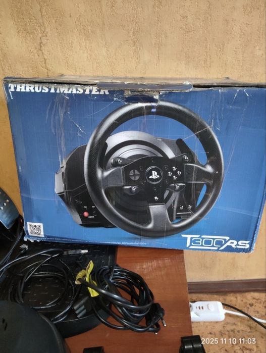 Игровой руль Thrunstmaster T300RS идеал