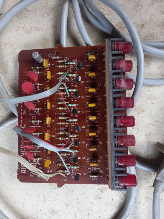 Плати з електрона