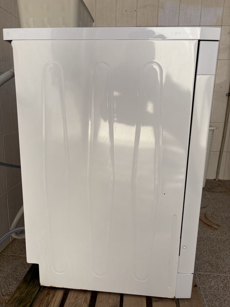 MÁQUINA LAVAR LOUÇA BEKO DVN 05320 W