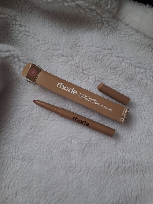 Konturówka do ust Rhode Lift