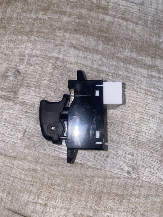 Кнопка Стеклоподьемника Hyundai Elantra Sonata Kia Optima вантажівок