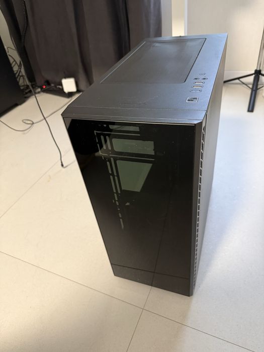 Потужний компʼютер на базі Xeon для роботи та домашнього сервера