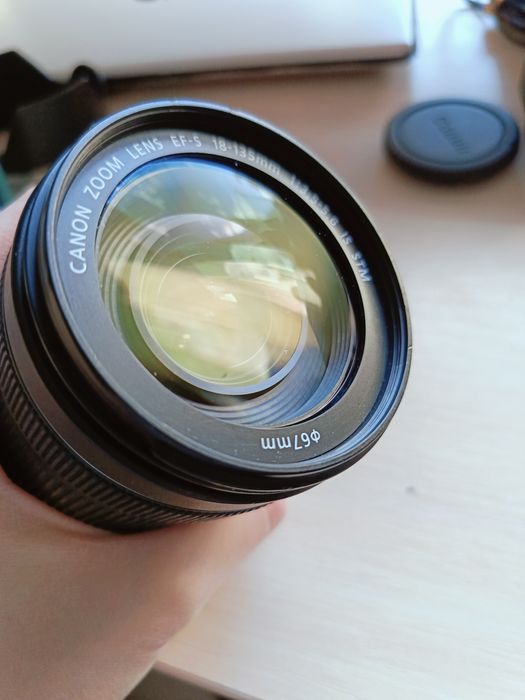 універсальний об'єктив Canon EF-S 18-135 mm f/3.5-5.6 IS STM