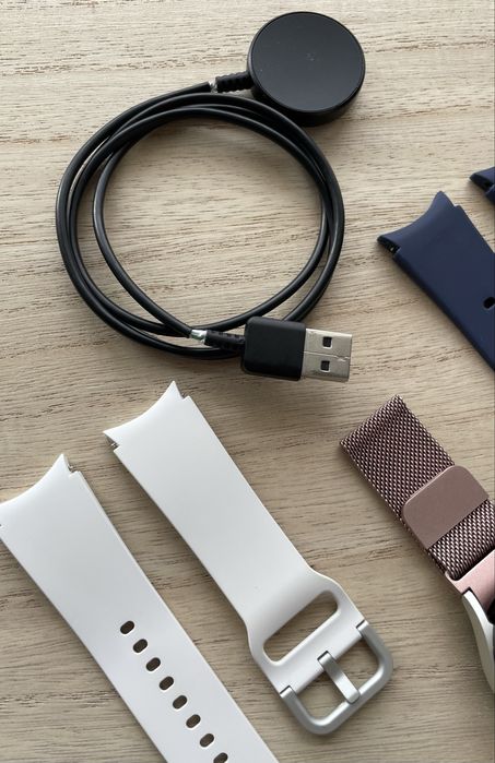 Pack Galaxy Watch 4 Silver (40mm) - Como Novo + Ofertas