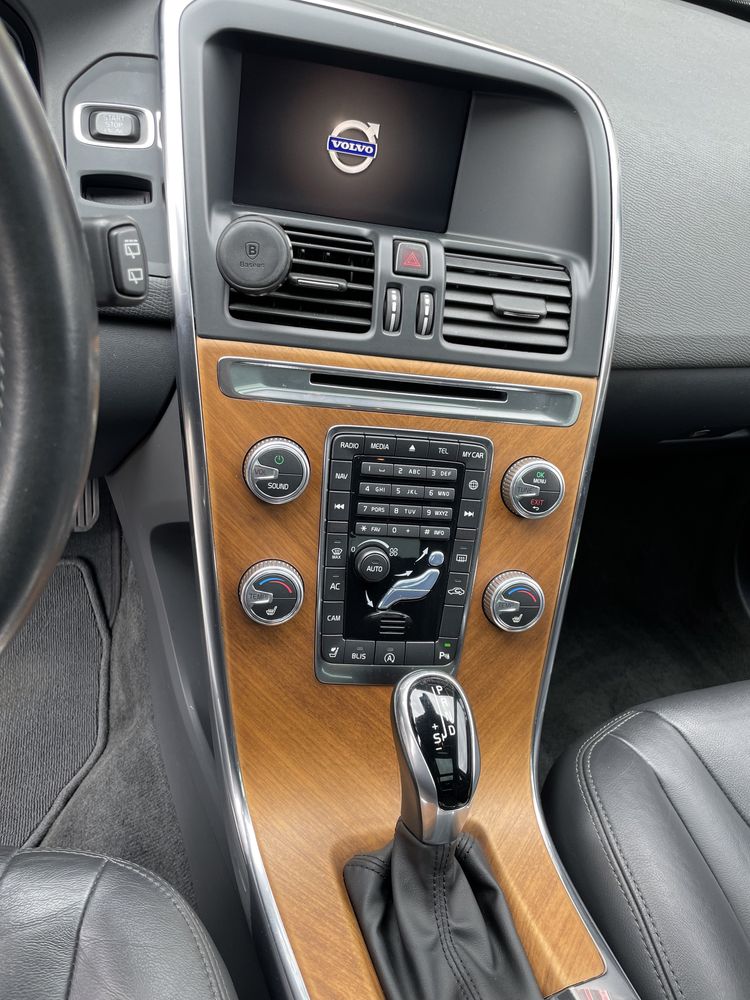 Вольво ХС60 Volvo XC60 Т5 AWD