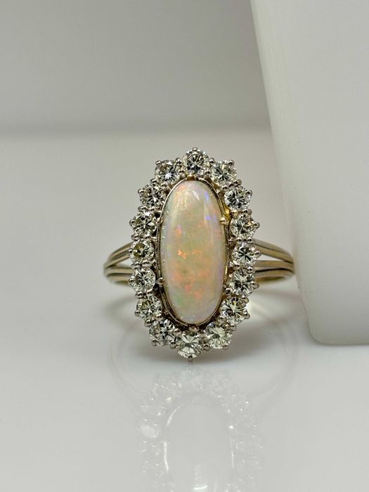 Pierścionek z opalem 2,10ct i naturalnymi diamentami brylantami 1,60ct