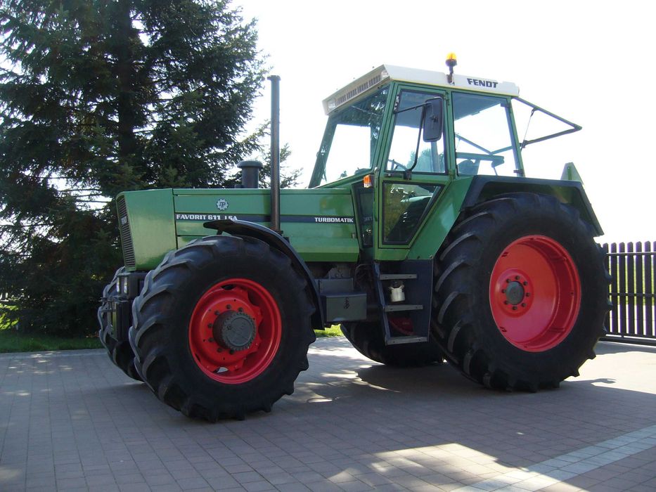 Ciągnik Fendt 611 LSA  612LSA 614LSA 615LSA
