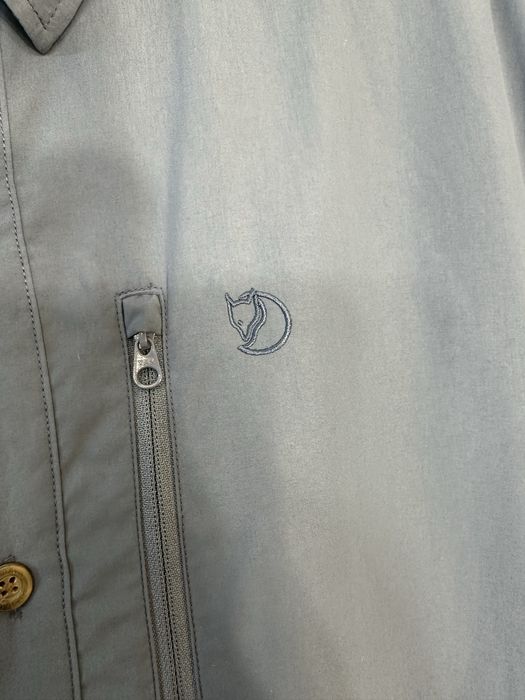 Оригінальна сорочка відомого бренду