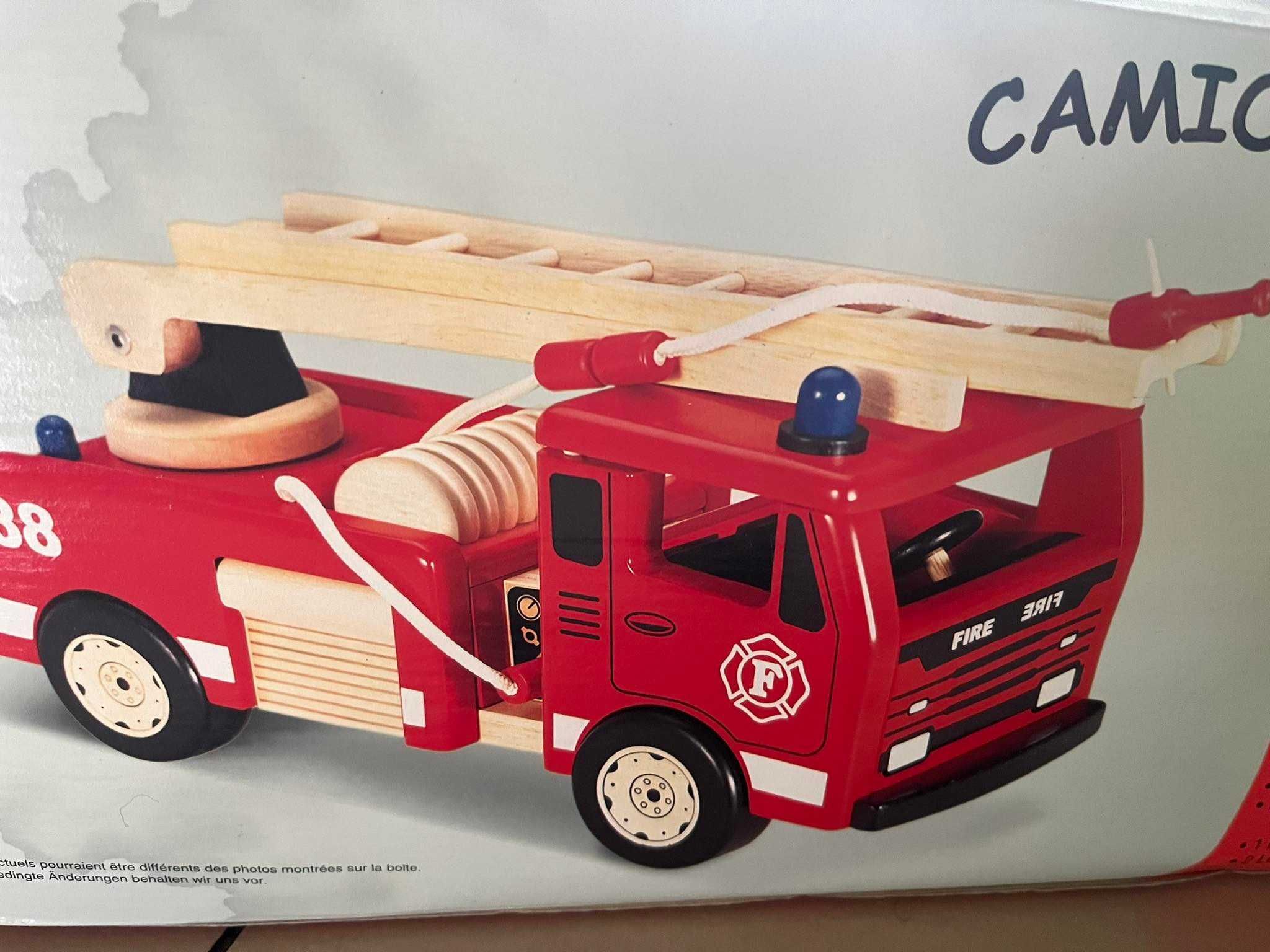 Drewniany wóz strażacki Pintoy 03527