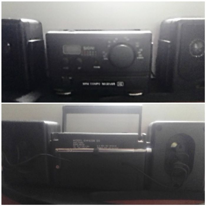 Miniatura rádio a pilhas vintage.