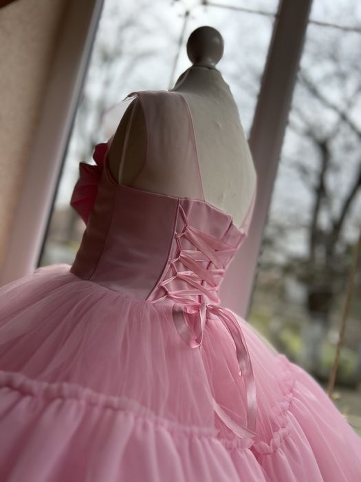 Рожеве святкове плаття для дівчинки 122-128, розовое платье на утренни