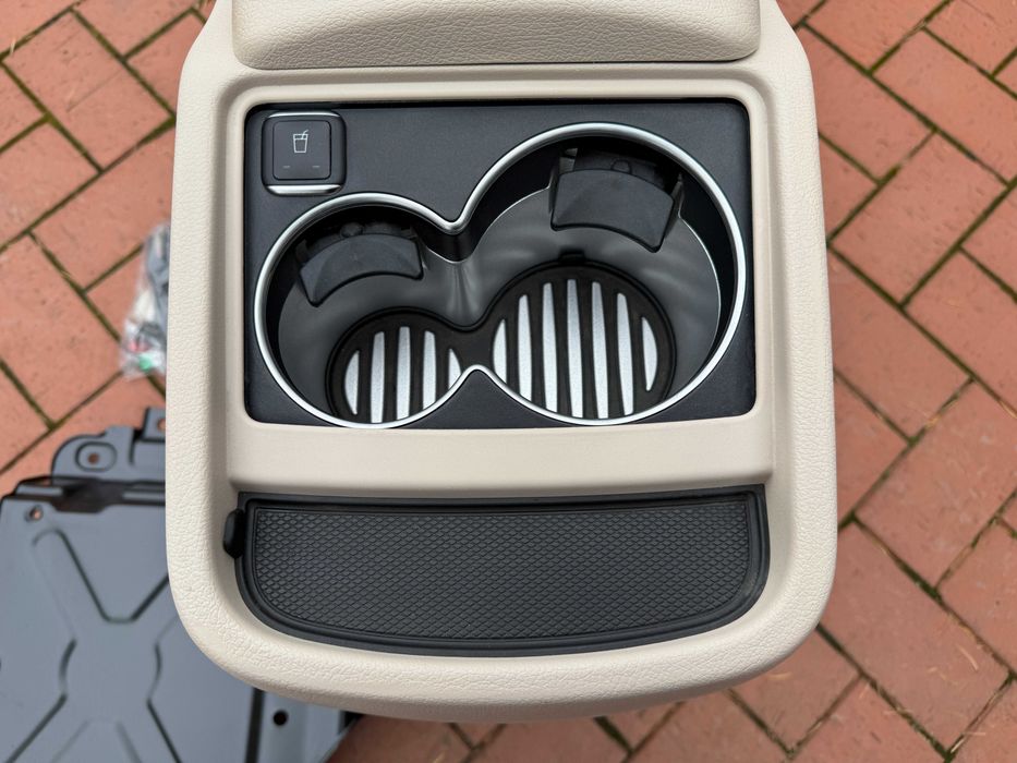 Консоль підлокітник подлокотник Мерседес V-класу W447 Віто Оригінал