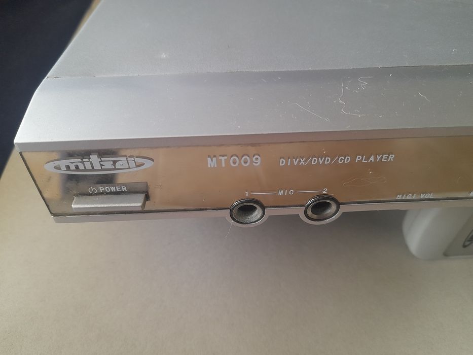 Leitor de DVD mitsai.