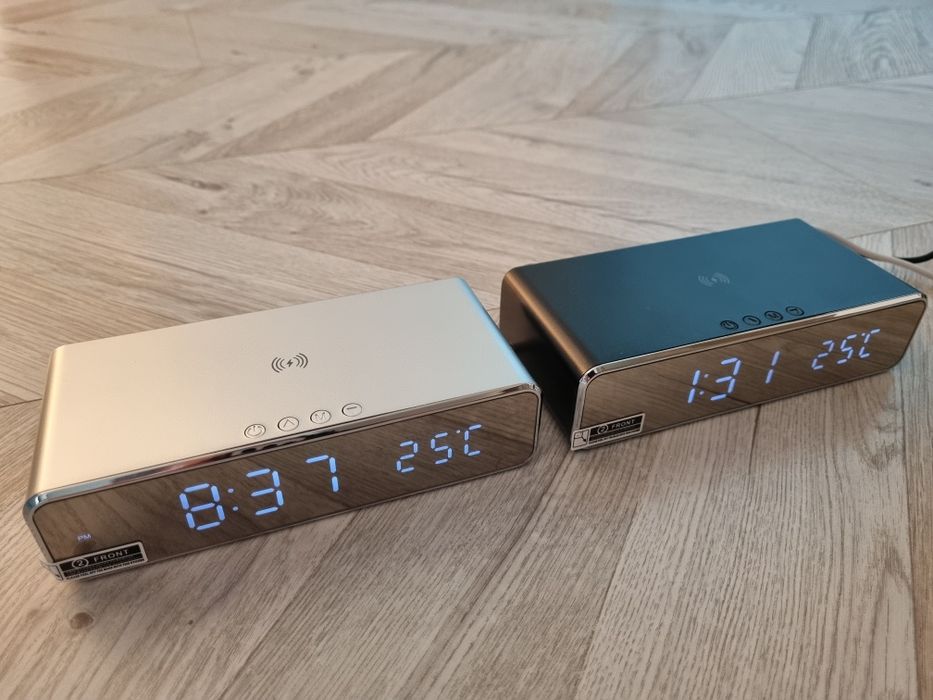 Класний подарунок! LED-годинник з бездротовою зарядкою, термометром (н
