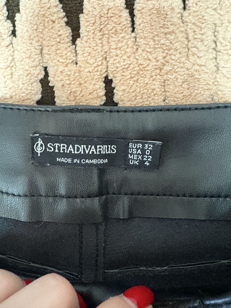 Шкіряні штани stradivarius