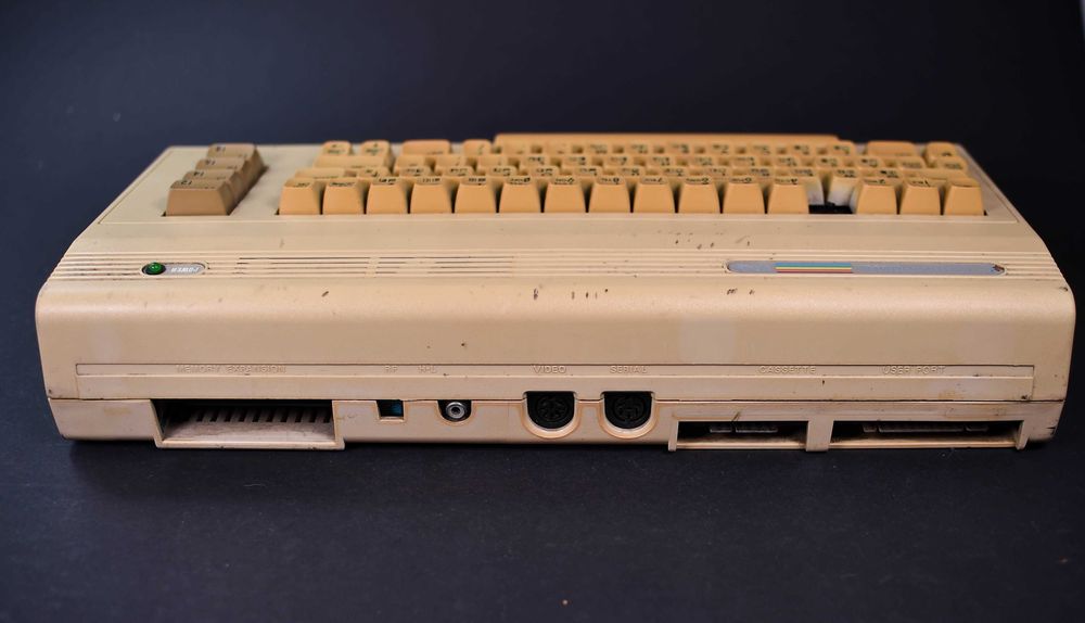 Commodore 64 + Gra Atari 2600 Pac-Kong