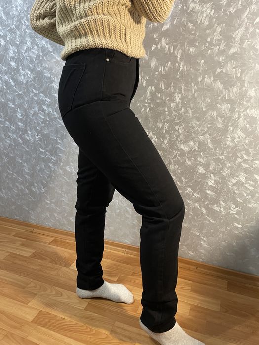 Джинси жіночі МОМ, розмір 38-40,чорного кольору,нові з етикеткою.