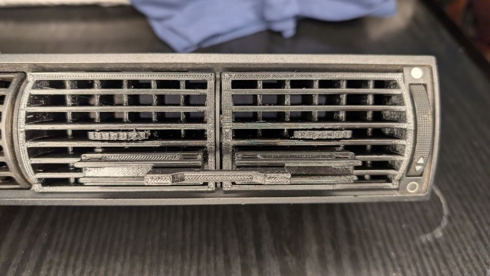 Підстаканник на Audi 100, A6C4