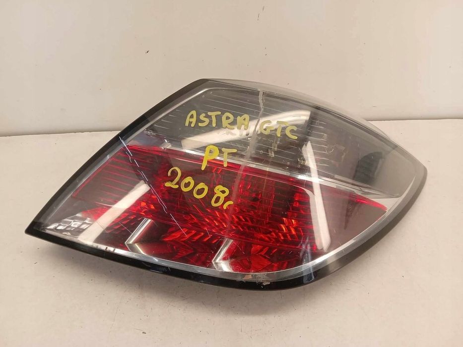 LAMPA PRAWA TYLNA TYŁ OPEL ASTRA III H GTC 04-08
