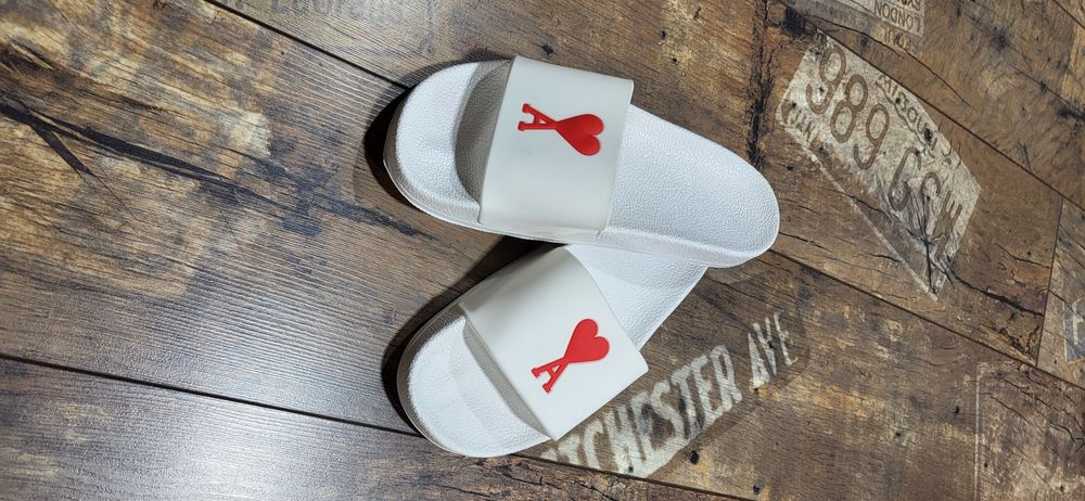 Białe klapki unisex damskie męskie serce Ami 40